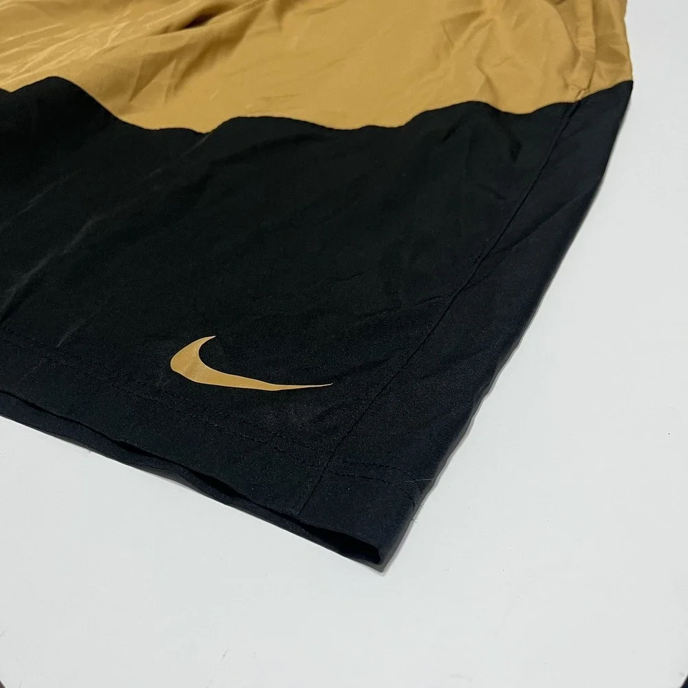 Nike Men's Dri-Fit MEDIUM Ultimate Flex Woven Black & Gold Shorts Breathable